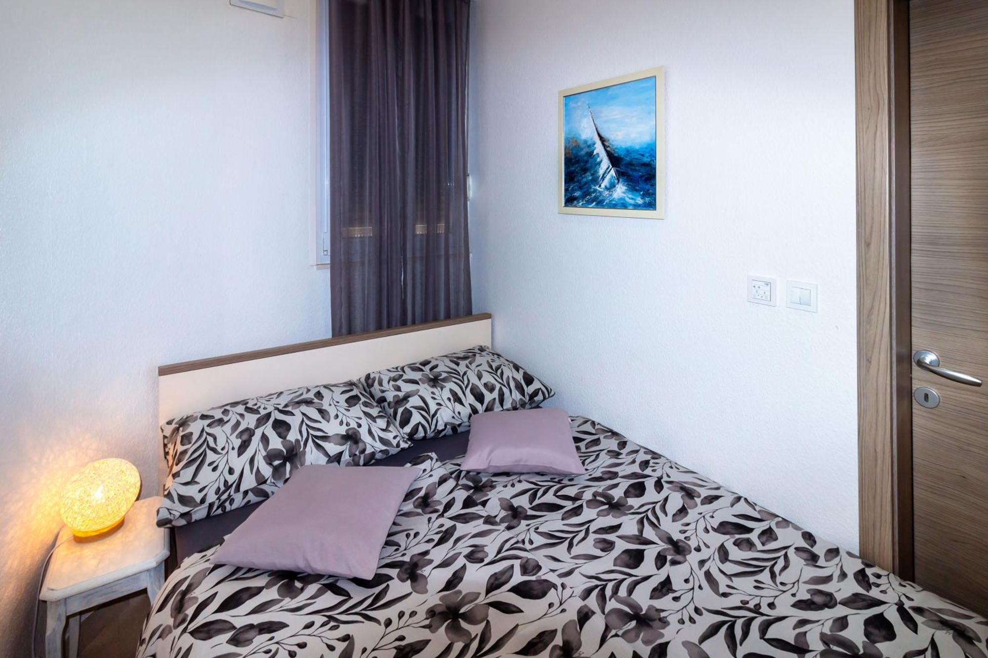 Moon Apartment Σπλιτ Εξωτερικό φωτογραφία