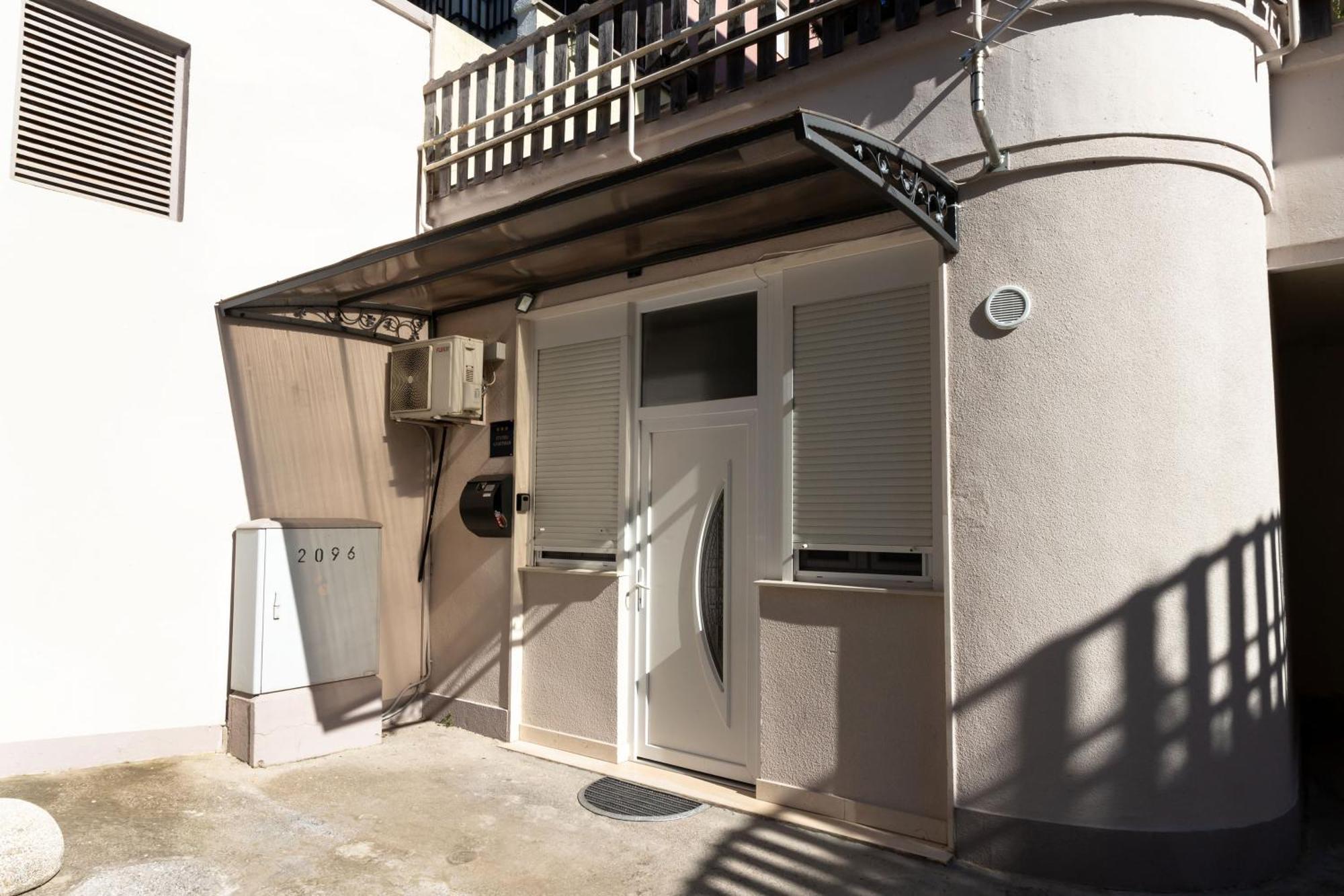 Moon Apartment Σπλιτ Εξωτερικό φωτογραφία